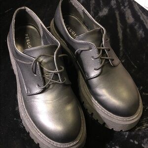 Perugia women’s chunk platform laced shoes 7-7.5